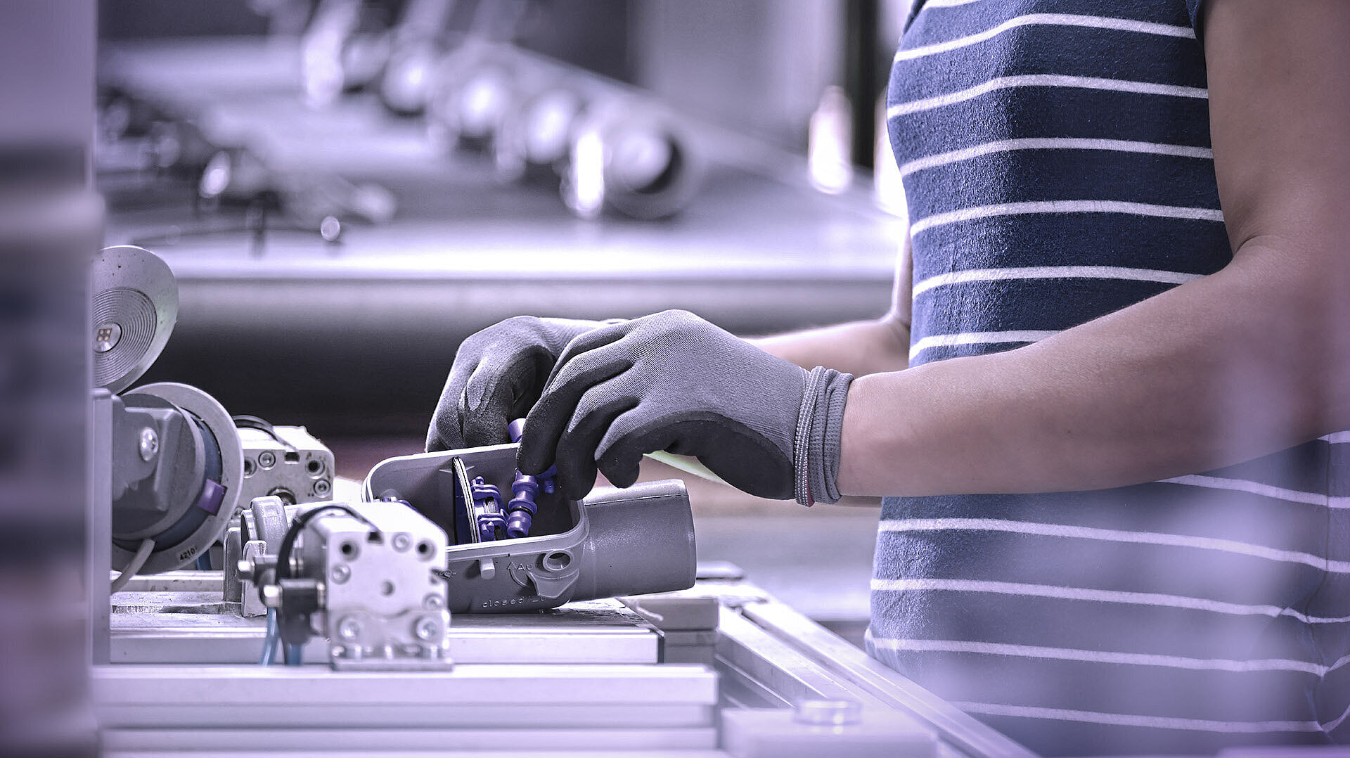 In het belang van het milieu willen we op (middel)lange termijn overstappen op alternatieve kunststoffen, zoals gerecyclede of biokunststof In het belang van het milieu willen we op (middel)lange termijn overstappen op alternatieve kunststoffen, zoals gerecyclede of biokunststof